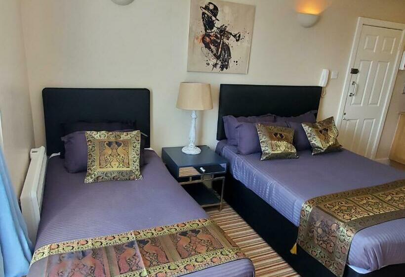 디럭스 룸, Kgt House