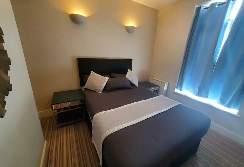 디럭스 룸, Kgt House