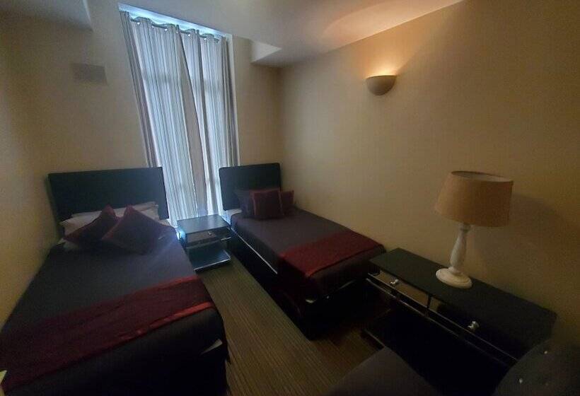 디럭스 룸, Kgt House