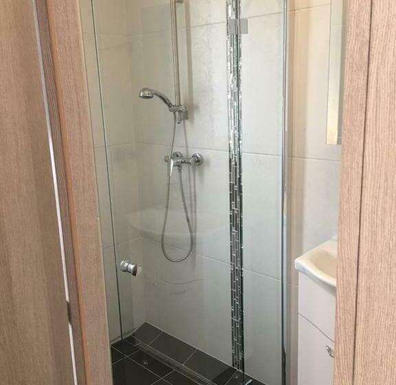 اتاق استاندارد با بالکن, Filsdeger Ház   Central Rooms & Apartmans