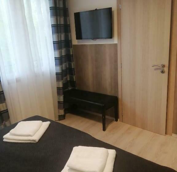 اتاق استاندارد با بالکن, Filsdeger Ház   Central Rooms & Apartmans