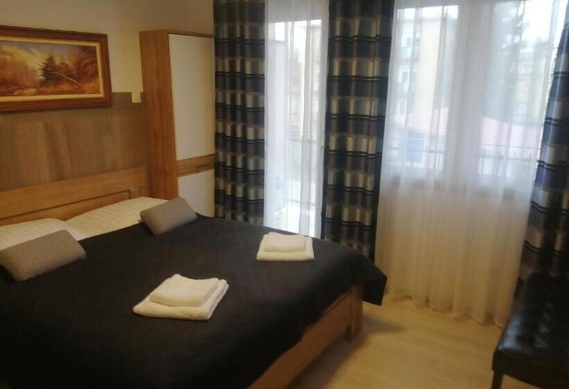 اتاق استاندارد با بالکن, Filsdeger Ház   Central Rooms & Apartmans