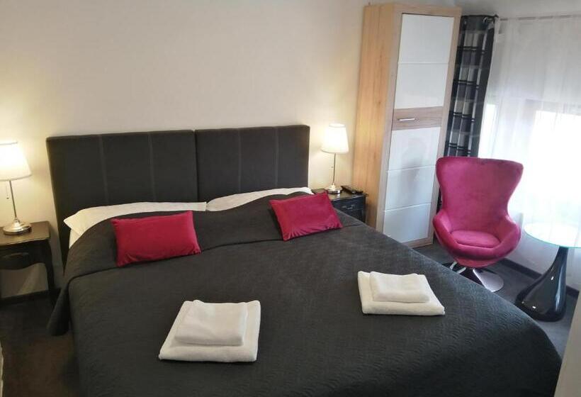 سوییت لوکس, Filsdeger Ház   Central Rooms & Apartmans