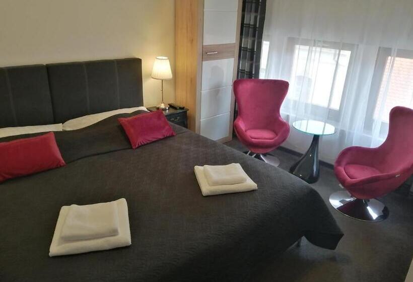 سوییت لوکس, Filsdeger Ház   Central Rooms & Apartmans