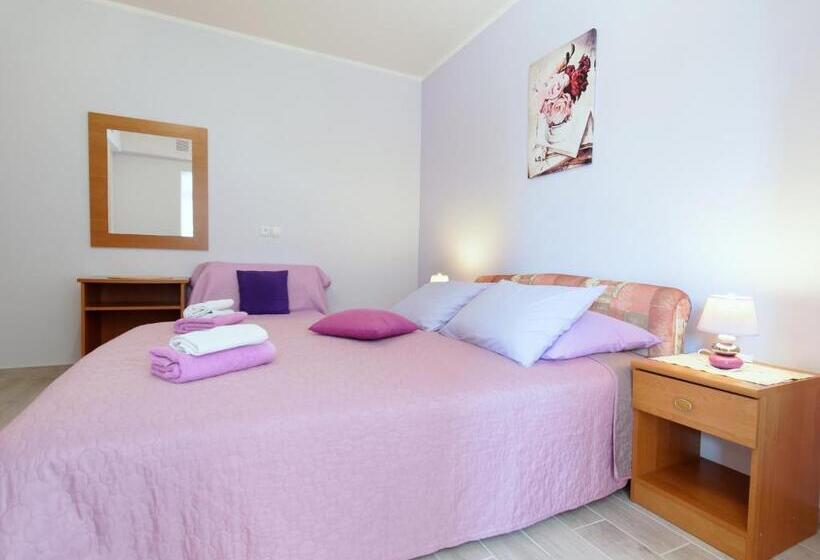 חדר סטודיו סטנדרד, Apartments Marta