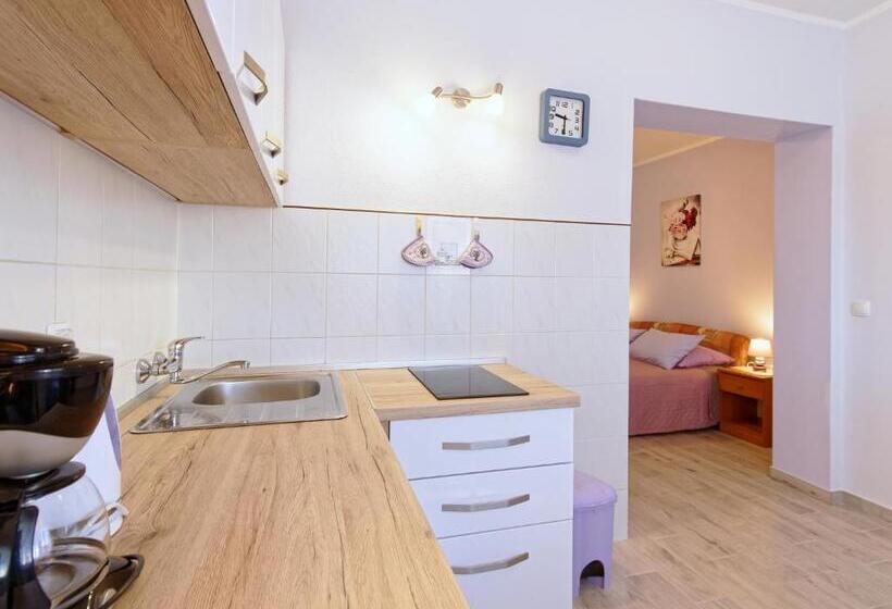 חדר סטודיו סטנדרד, Apartments Marta