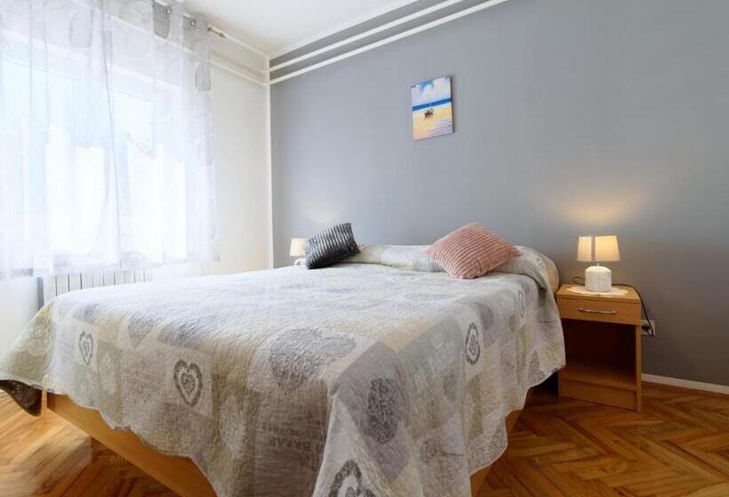 דירת שני חדרים, Apartments Marta