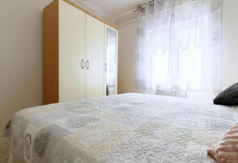 דירת שני חדרים, Apartments Marta