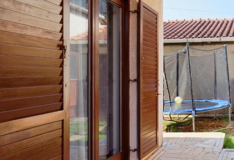 דירת שני חדרים, Apartments Marta