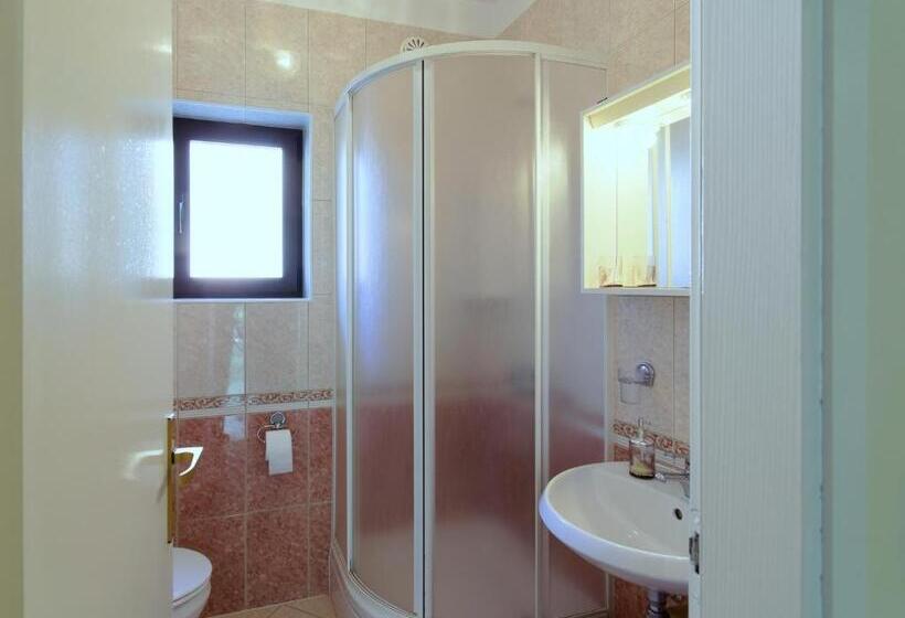 דירת שני חדרים, Apartments Marta