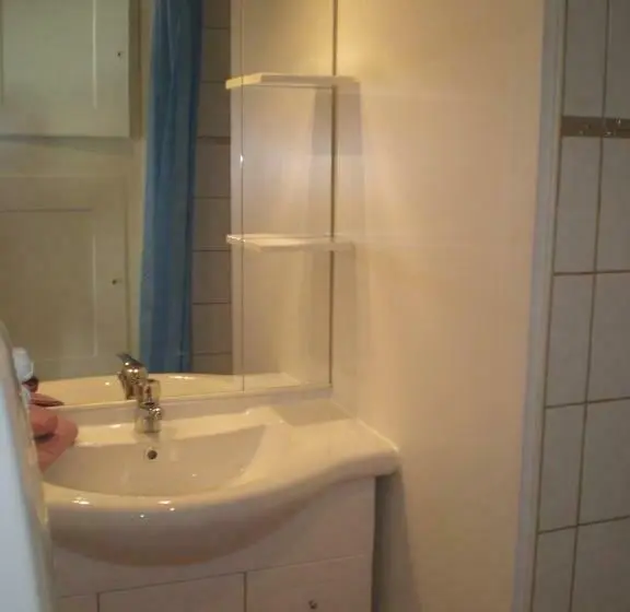استودیوی استاندارد, Appart Hotel De La Paix