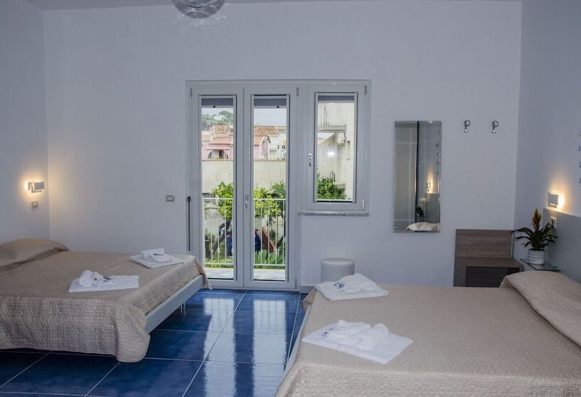 バルコニー付スタンダード４ベッドルーム, Praja Vecchia