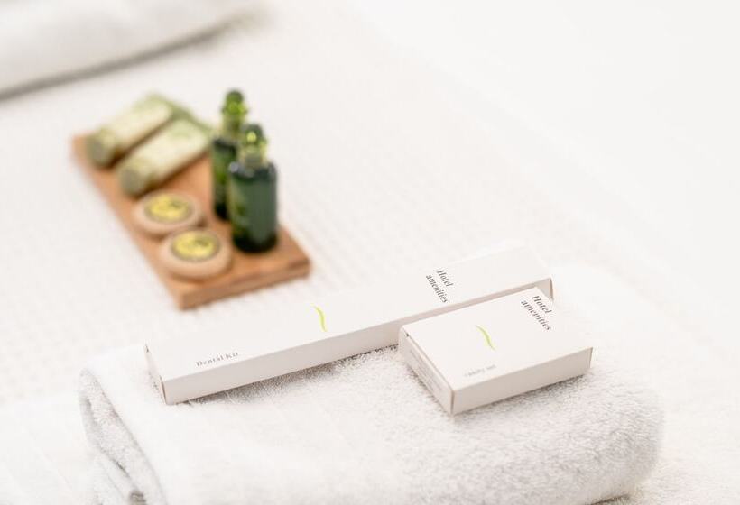 Studio Deluxe, Hanim Boutique