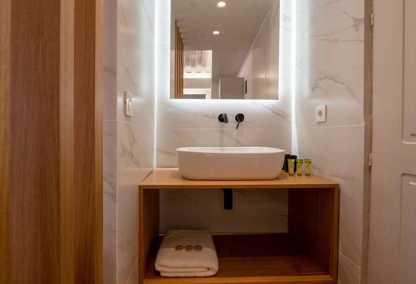 Studio Deluxe, Hanim Boutique