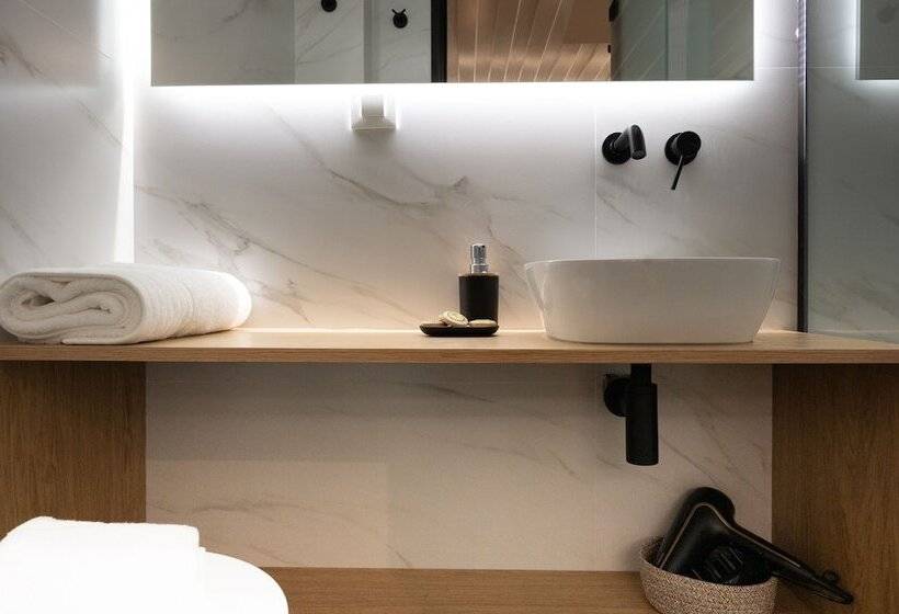 Studio Deluxe, Hanim Boutique