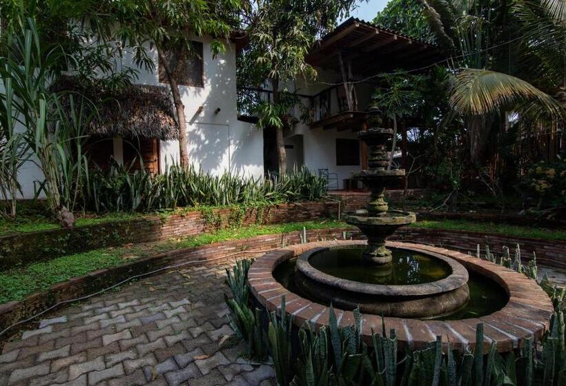 اتاق استاندارد, Capital O Verdemar