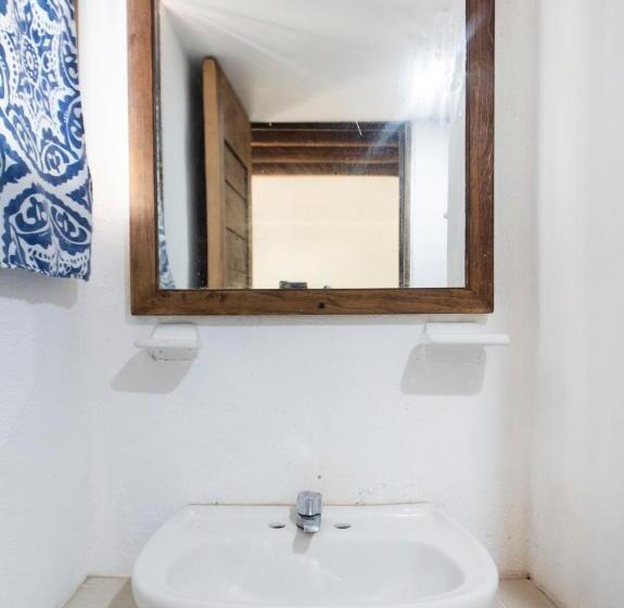 اتاق استاندارد, Capital O Verdemar