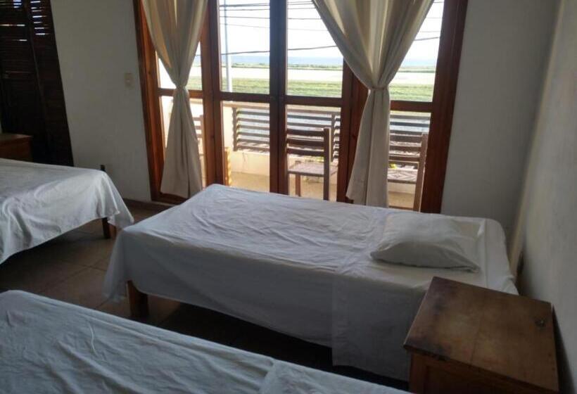 اتاق استاندارد سه نفره, Capital O Verdemar