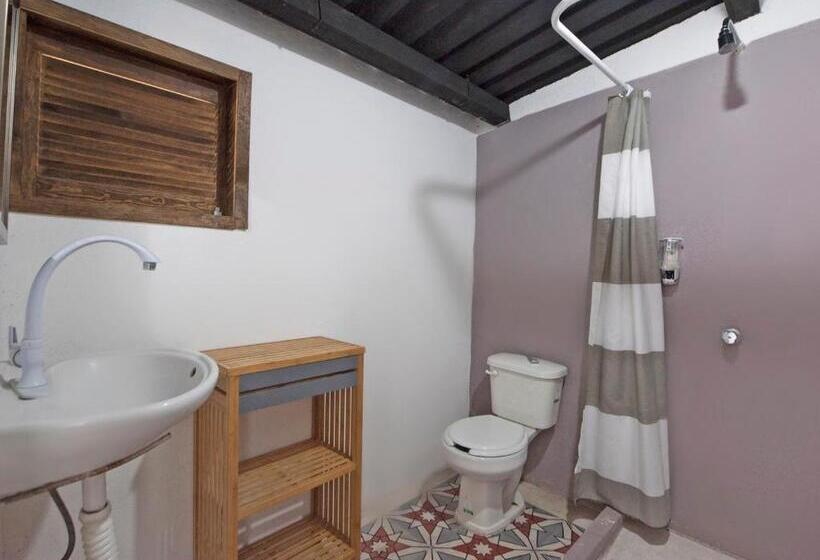 اتاق استاندارد, Capital O Verdemar