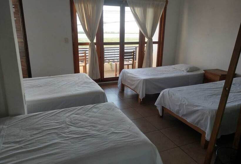 اتاق استاندارد سه نفره, Capital O Verdemar