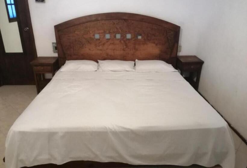 اتاق استاندارد سه نفره, Capital O Verdemar