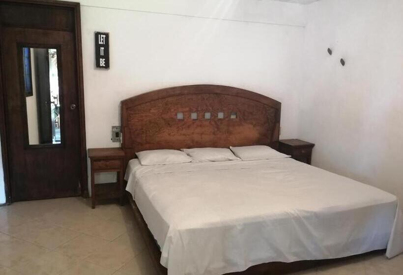 اتاق استاندارد سه نفره, Capital O Verdemar