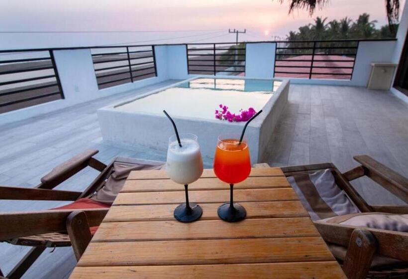 اتاق استاندارد با چشمانداز دریا, Capital O Verdemar