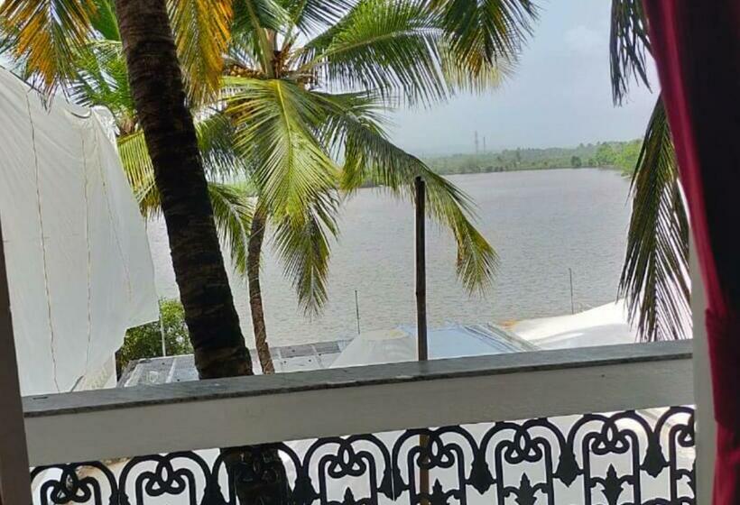 Superior Rum, Maples Jacks Place