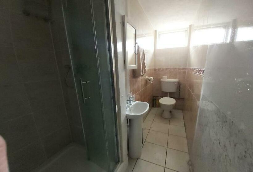 スタンダードシングルルーム, Slap Up Lodge