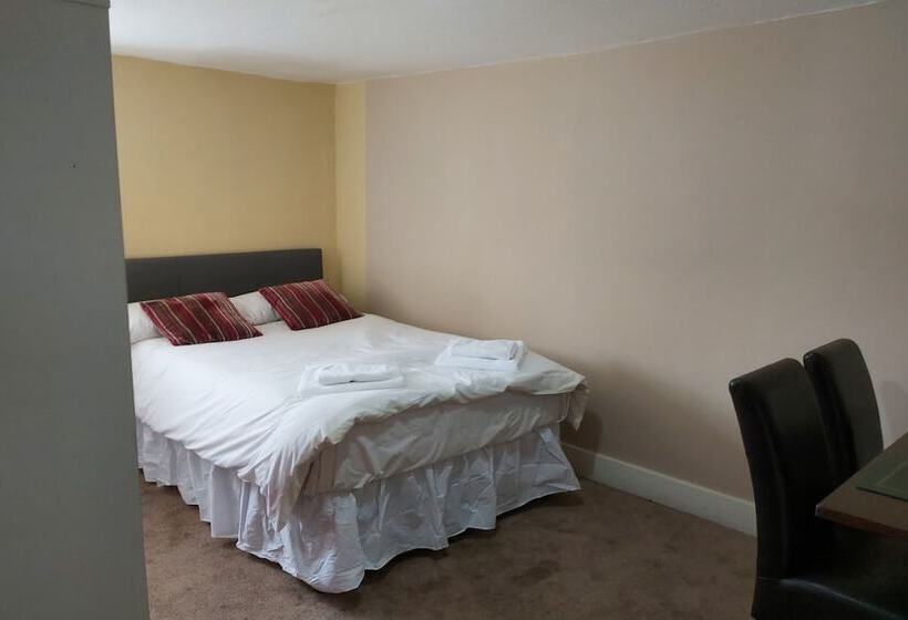 スタンダードトリプルルーム, Slap Up Lodge