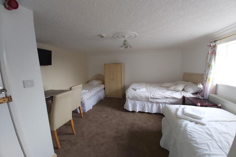 スタンダード4人部屋, Slap Up Lodge