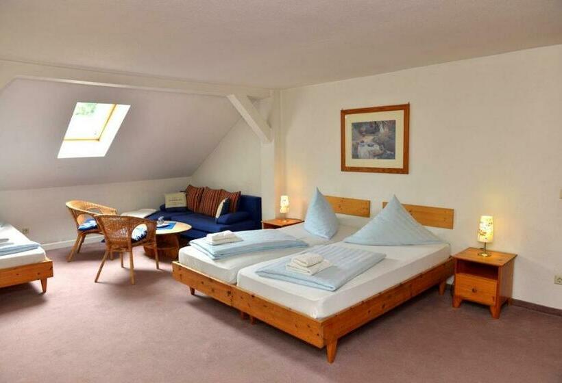 غرفة قياسية ثلاثية, Pension Bloo Tomato