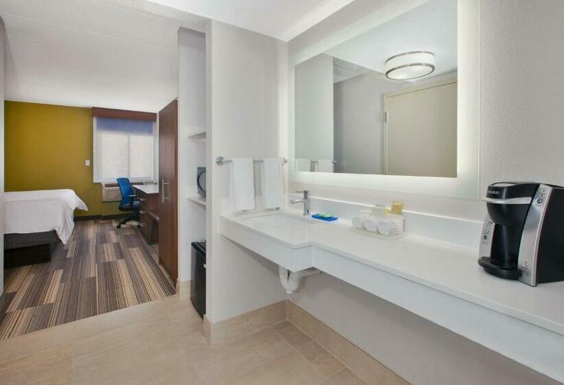Номер Стандарт, Holiday Inn Express Fairfax Arlington Boulevard, An Ihg