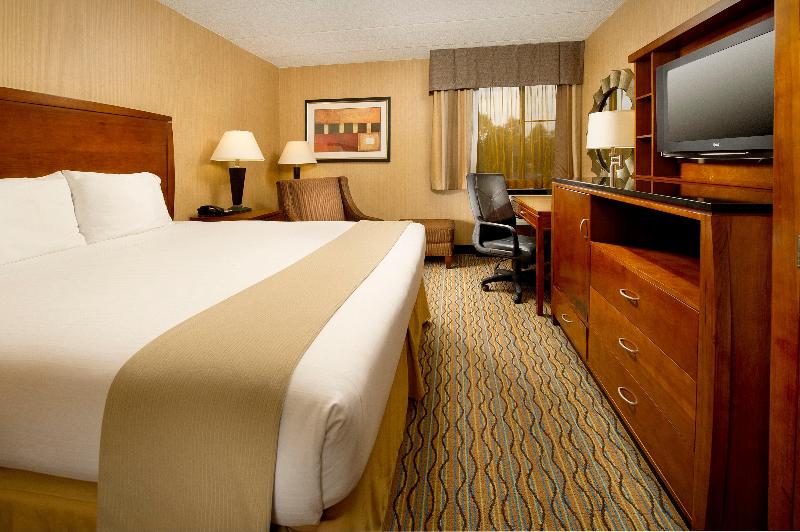 Стандартный Номер Кровать Кинг, Holiday Inn Express Fairfax Arlington Boulevard, An Ihg