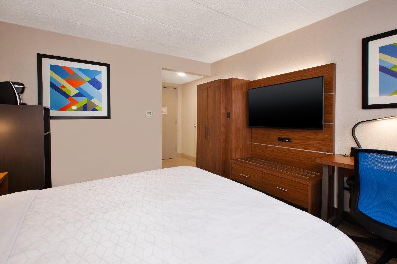 Стандартный Номер Кровать Кинг, Holiday Inn Express Fairfax Arlington Boulevard, An Ihg