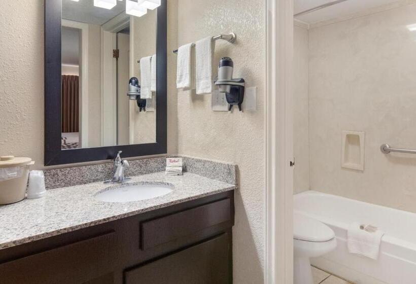 디럭스 룸, Rodeway Inn