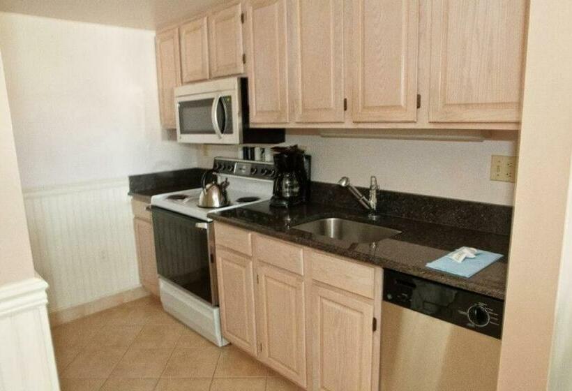 جناح ديلوكس, Watson's Regency Suites