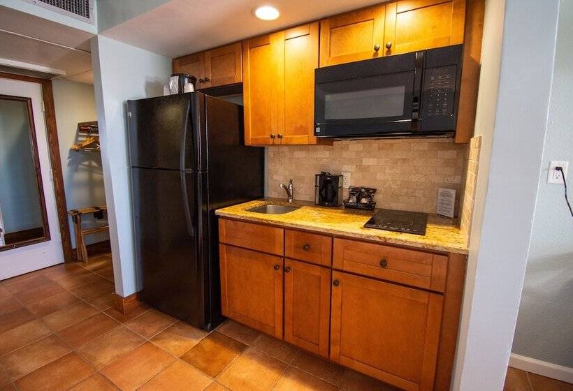 إستوديو قياسى, Vanderbilt Beach Resort