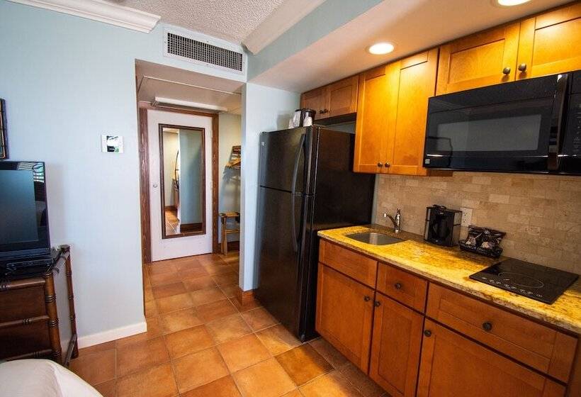 إستوديو قياسى, Vanderbilt Beach Resort