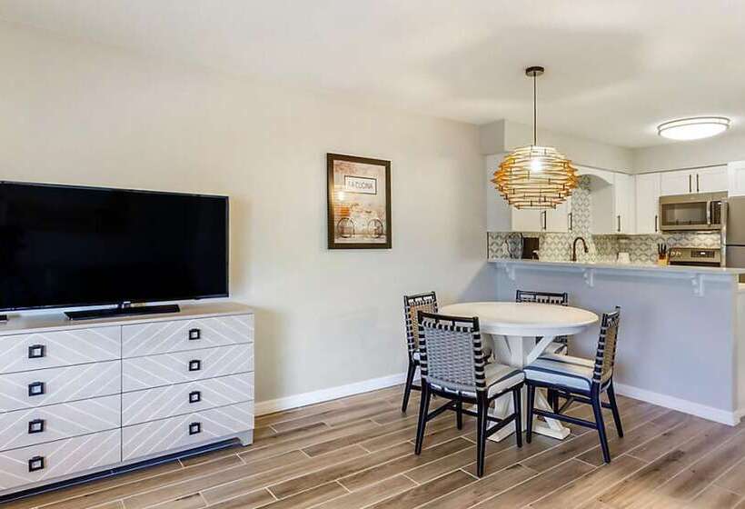 סוויטה, Via Roma Beach Resort