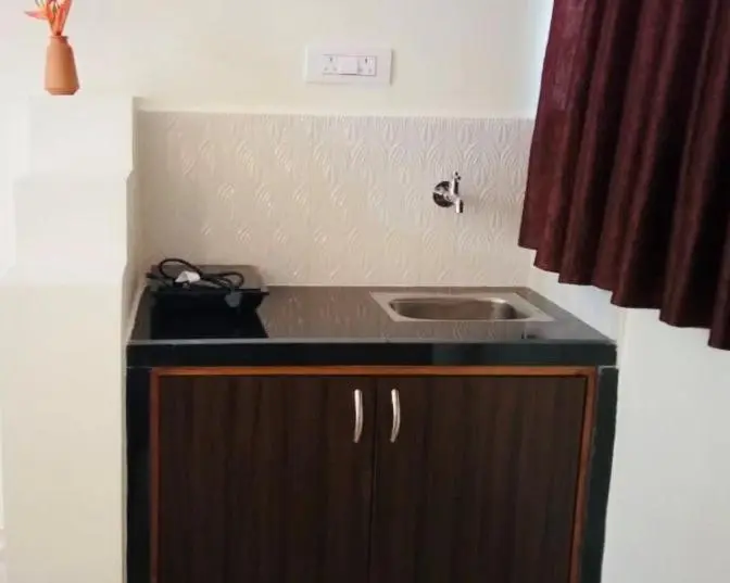 Standard Room, Cinco Filhas