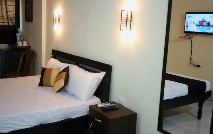 Standard Room, Cinco Filhas