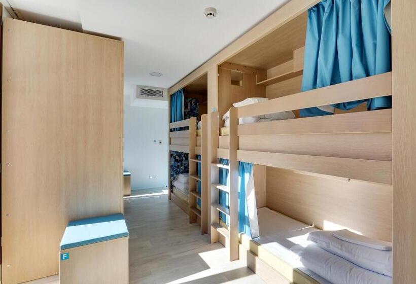 מיטה בחדר משותף, The People   Marseille