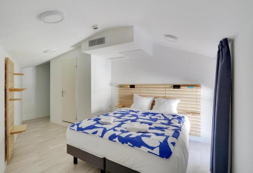 חדר סופריור, The People   Marseille