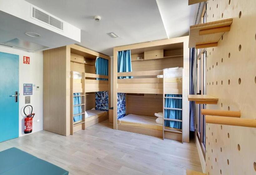 חדר סטנדרט, The People   Marseille