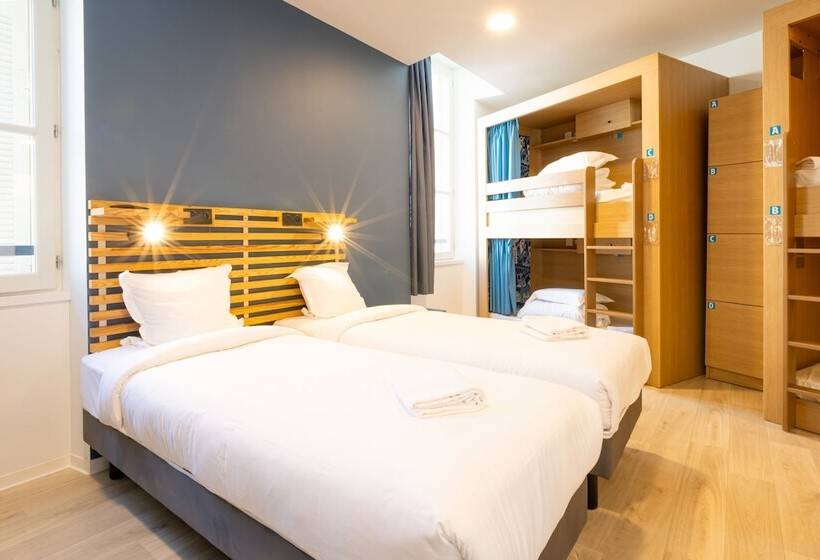 חדר משפחתי, The People   Marseille