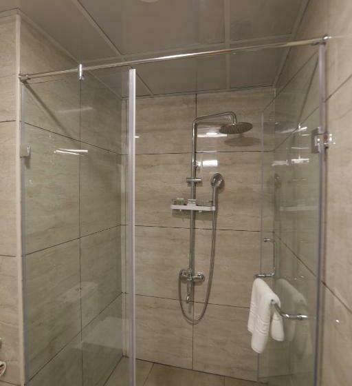 חדר סטנדרט עם מרפסת, V One Hotel Ambara Elite