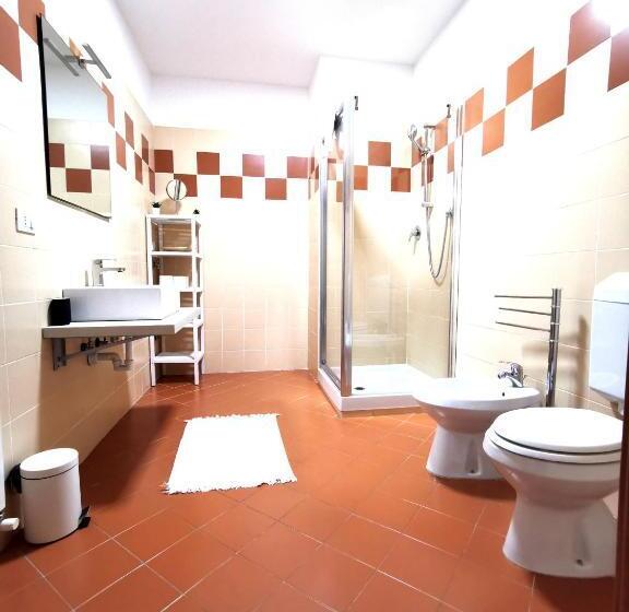 1 Schlafzimmer Apartment mit Balkon, Grab A Flat In Coroneo