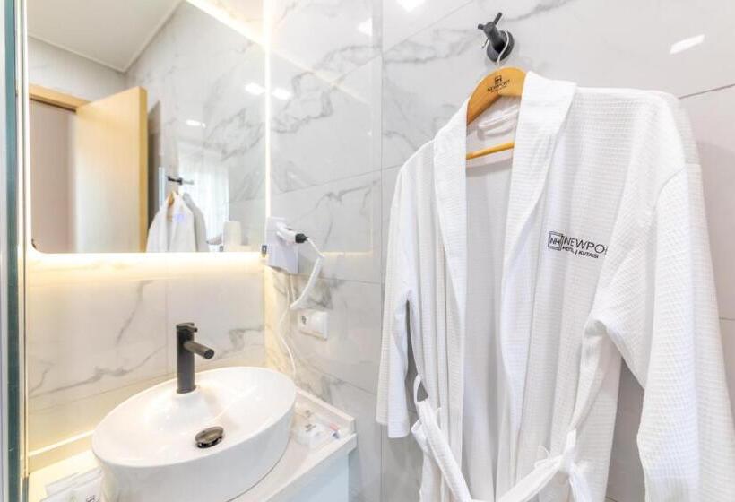 Standaardkamer met Kingsize Bed, Newport Hotel Kutaisi