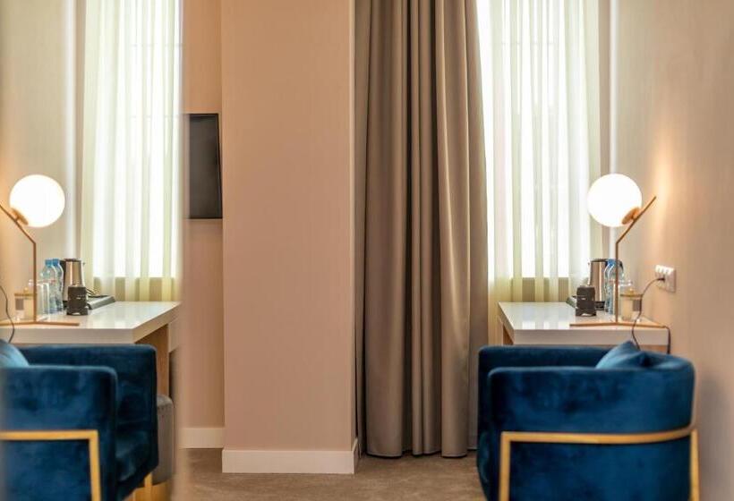 Standaardkamer met Kingsize Bed, Newport Hotel Kutaisi